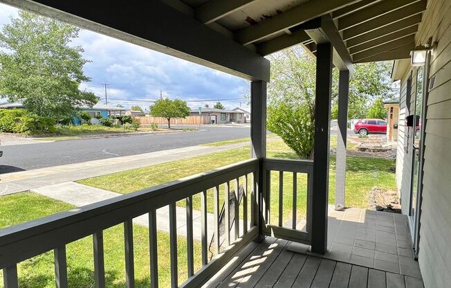2 Bed 1 Bath Home w/ Huge Shop For Rent!!!