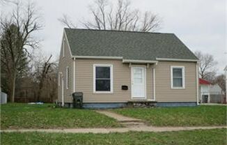 2 Bedroom, 1 Bath Single Family Home 430 Lester St Waterloo, IA 50703