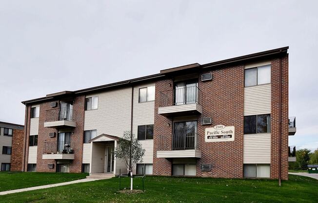 Pacific South Apartments | Fargo, ND