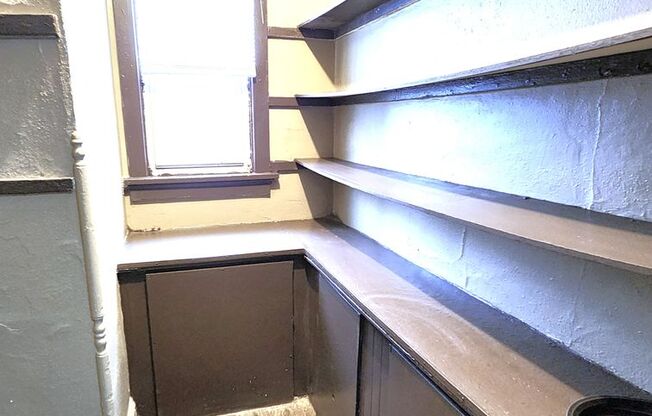 ENTEGJ - 3156 N 1st Street