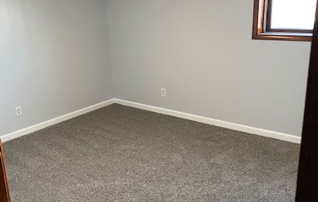 2 beds, 1 bath, $1,000