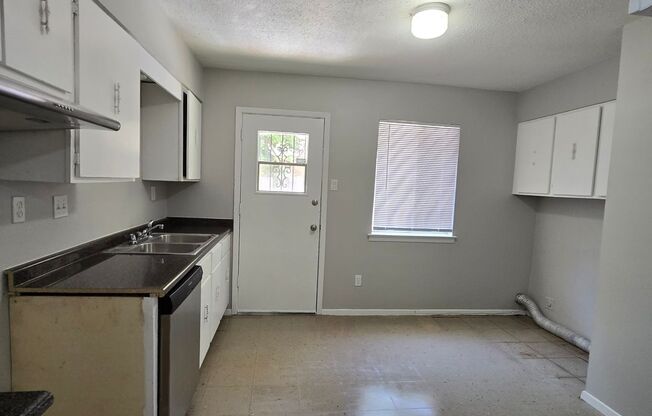 Welcome to 1996 Goldbrier Ln in Memphis, TN!