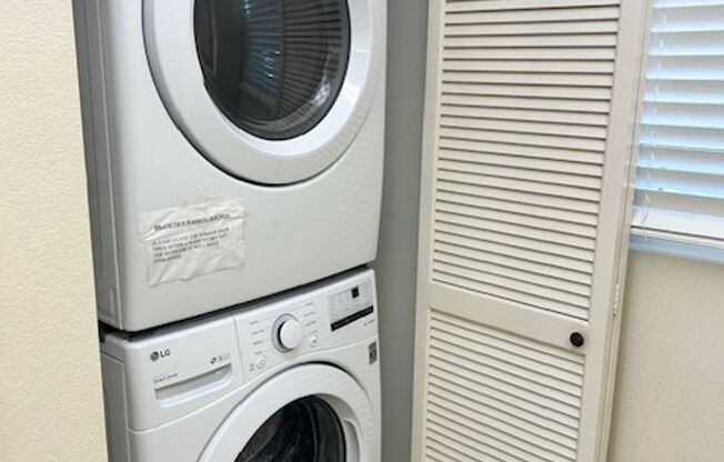 2026 BEACH RENTAL- 2/2 Condo WITH PRIVATE ENTRY - BEACH PLACE - STEPS THE BEACH!!