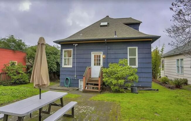 5bd/2.5ba in the Heart of Capitol Hill