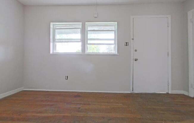 2 beds, 1 bath, $875, Unit UNIT A