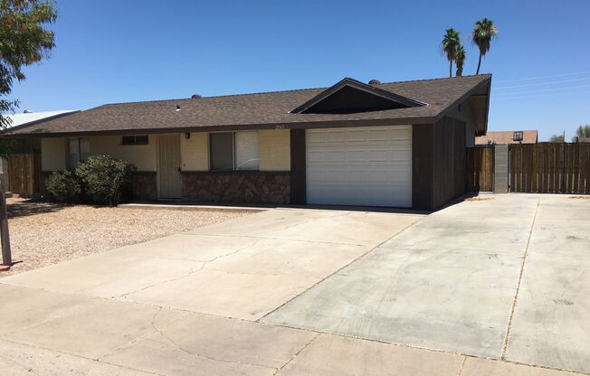 **EXCELLENT UPGRADED 3 BEDROOM/1 BATHROOM/1 CAR GARAGE HOME IN CHANDLER (CHANDLER & DOBSON)** **