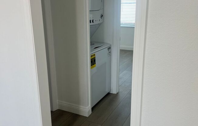 2 beds, 1 bath, 802 sqft, $2,595, Unit 6920-J
