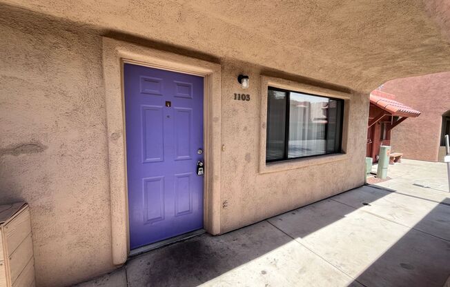 Central- 2 bedroom/ 1.5 bathroom condo!