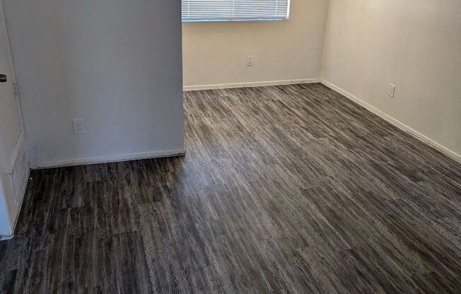 1 bed, 1 bath, 450 sqft, $899, Unit 957