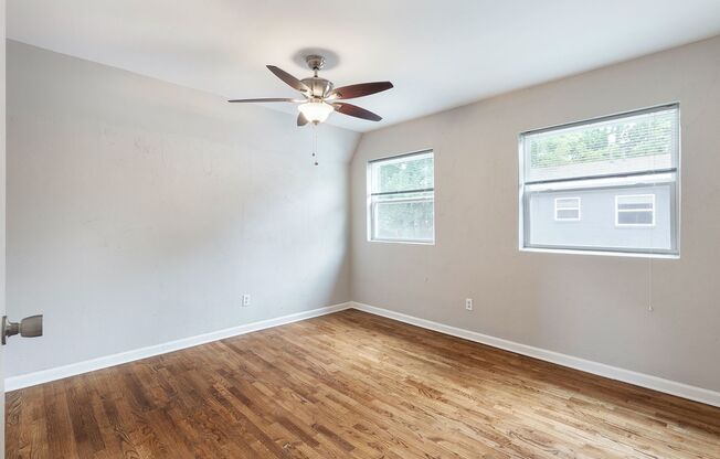 2 beds, 1 bath, $1,250, Unit C2