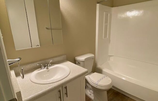 1 bed, 1 bath, 670 sqft, $1,295, Unit 244