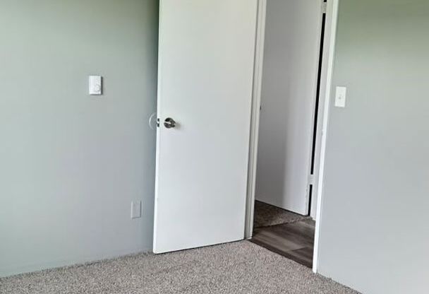 3 beds, 1 bath, 945 sqft, $1,600, Unit 1326 L1