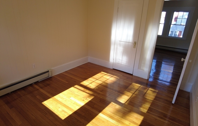 1 bed, 1 bath, 700 sqft, $1,850, Unit 5