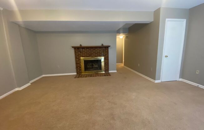 3 beds, 2.5 baths, $2,300