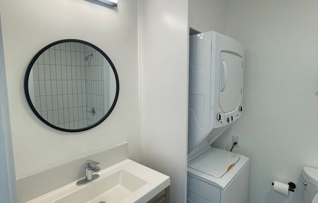 Studio, 1 bath, 425 sqft, $1,861, Unit 214