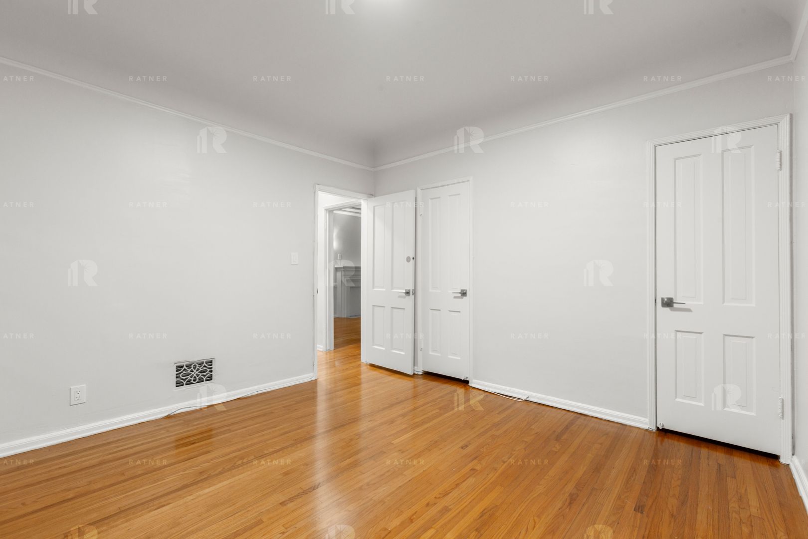 (Ellie:B) 141-143 S. Crescent Drive