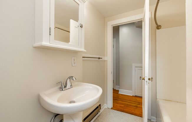 Studio, 1 bath, 478 sqft, $1,195, Unit 107