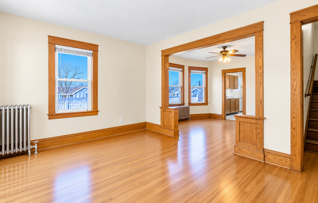 1607-1609 Van Buren Ave