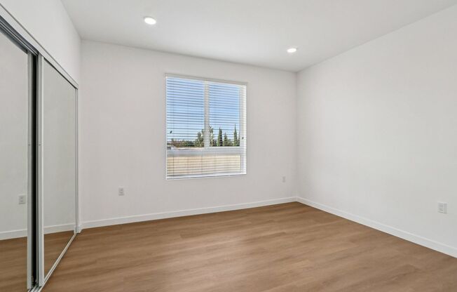 2 beds, 2 baths, $2,475, Unit 503