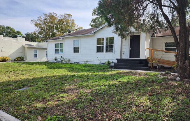 Beautiful Renovated Home in Charming Neighborhood!! Available Now!