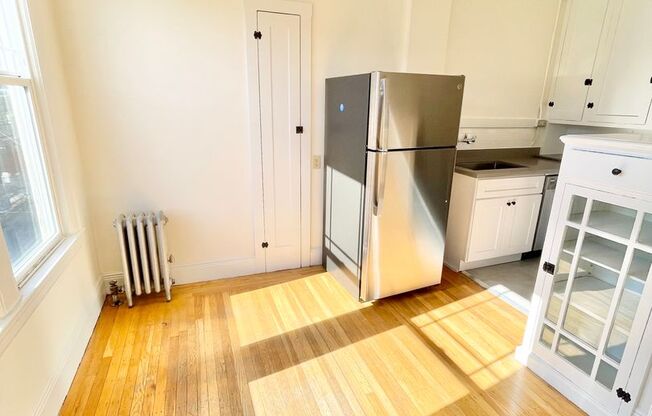 120 (2206 Greenwich/3201 Fillmore)