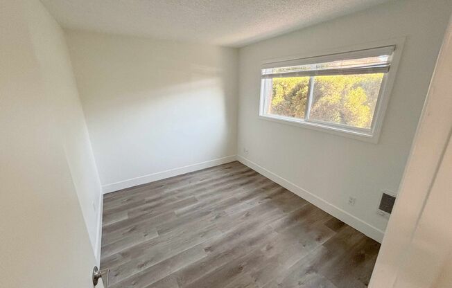 2 beds, 1 bath, 700 sqft, $1,465, Unit 07