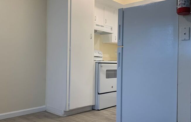 1 bed, 1 bath, 630 sqft, $975, Unit 212