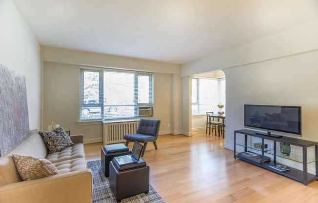 1 bed, 1 bath, 704 sqft, $2,475, Unit 117