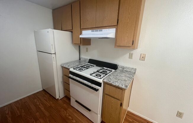 1 bed, 1 bath, 660 sqft, $1,800, Unit 34