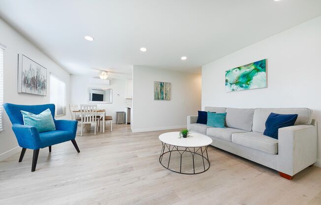 1518-24 Thomas Ave