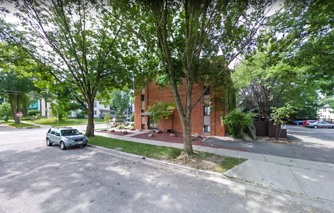 Studio, 1 bath, 300 sqft, $1,055, Unit 102-205