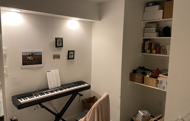 4 beds, 1 bath, $6,600, Unit 1