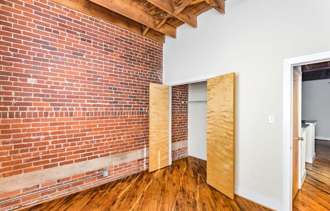 2 beds, 2 baths, 900 sqft, $1,950, Unit 116