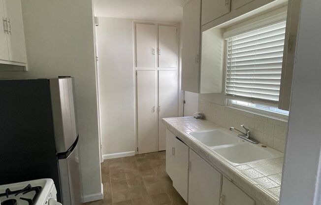 1 bed, 1 bath, 550 sqft, $1,800, Unit 4420