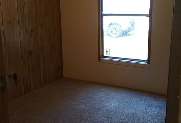 2 beds, 1 bath, $775