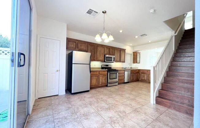 Cul-de-sac, Gated, Communnity pool & spa!