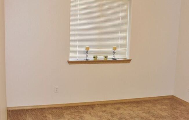 2 beds, 2 baths, 981 sqft, $1,699, Unit 210