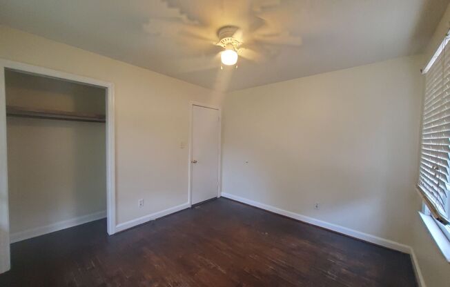 3 beds, 1 bath, $1,250