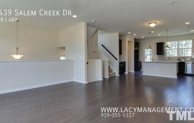 1439 SALEM CRK DR