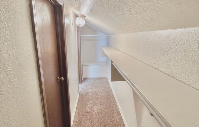 2 beds, 1 bath, 850 sqft, $825, Unit 7B