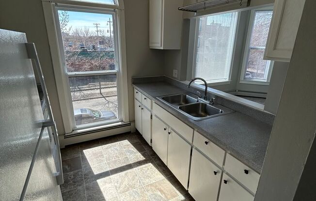 736 East 16th Street (New Town)