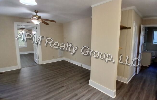 2 beds, 1 bath, $1,195