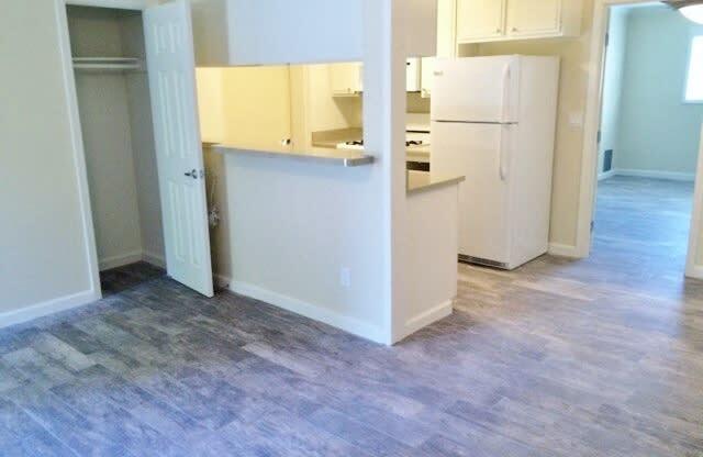 Welcome to 8530 Independence Apartments