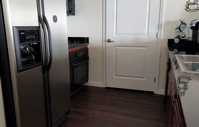 1 bed, 1 bath, $2,200, Unit # 10