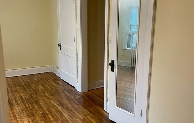 Studio, 1 bath, 475 sqft, $829, Unit 207
