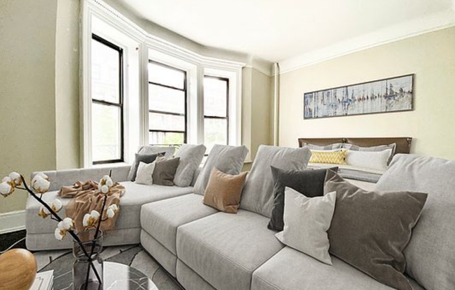 308 W 105 ST