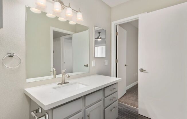 2 beds, 1 bath, 833 sqft, $1,399, Unit 235