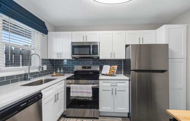 Discover Luxury Indianapolis Living at Lake Castleton!