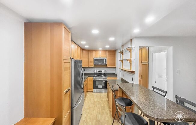 Beautiful 2BD 1 BA Condo in Pacific Beach w/ Reserved Parking