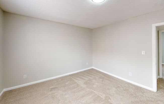 2 beds, 1.5 baths, 1,066 sqft, $1,549, Unit 213I
